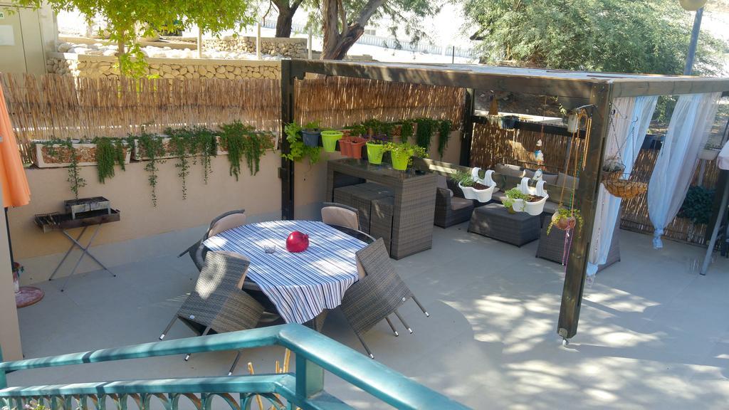 Martini Dead Sea Neve Zohar Exterior foto